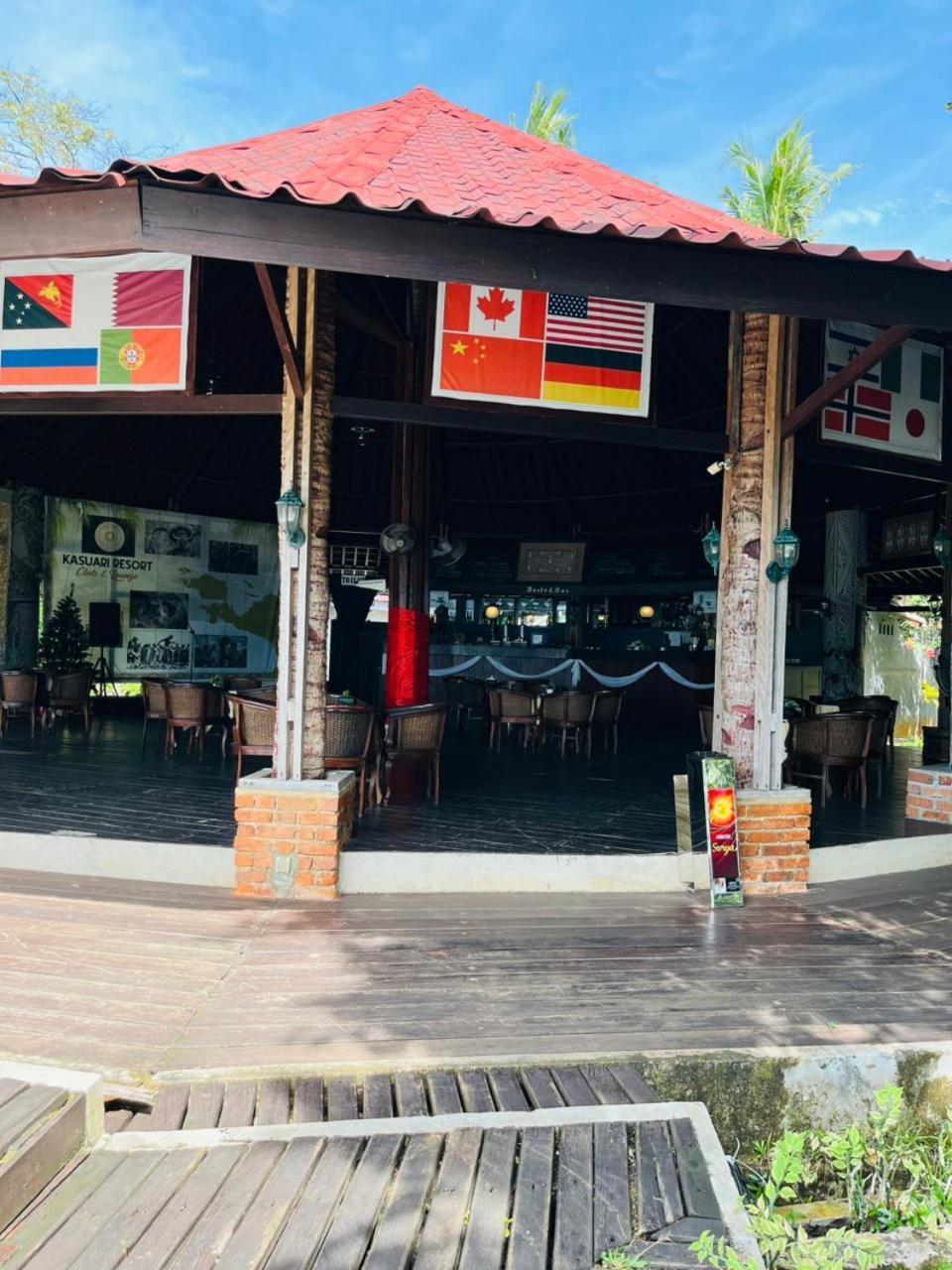 Kasuari Valley Beach Resort Sorong Esterno foto
